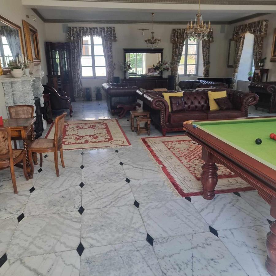 Chateau Roquehort Avec Ev Recharge Point 22Kw Monein Exterior photo